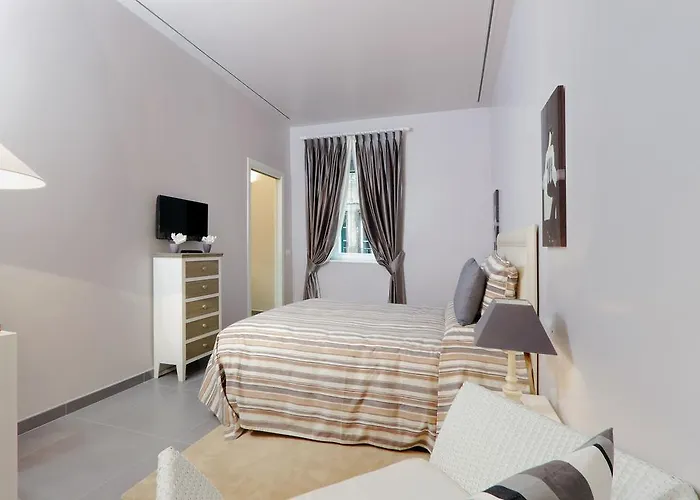 Residenza Romana Zucchelli דירה *
